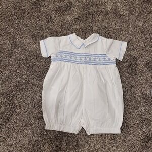 Annafie London Boys White Blue Hand Smocked Cotton Bubble Romper 9M B10-0021